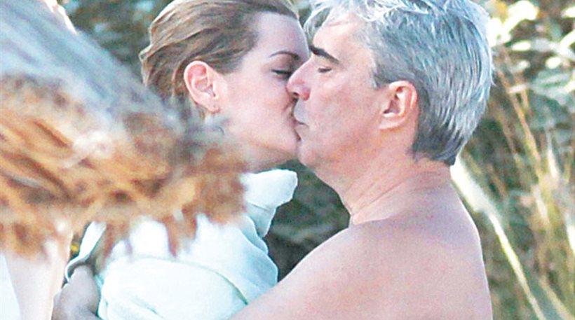 Ο υπουργός φιλούσε υπέροχα!!! Το ειδύλλιο, που θα συζητηθεί... (foto)